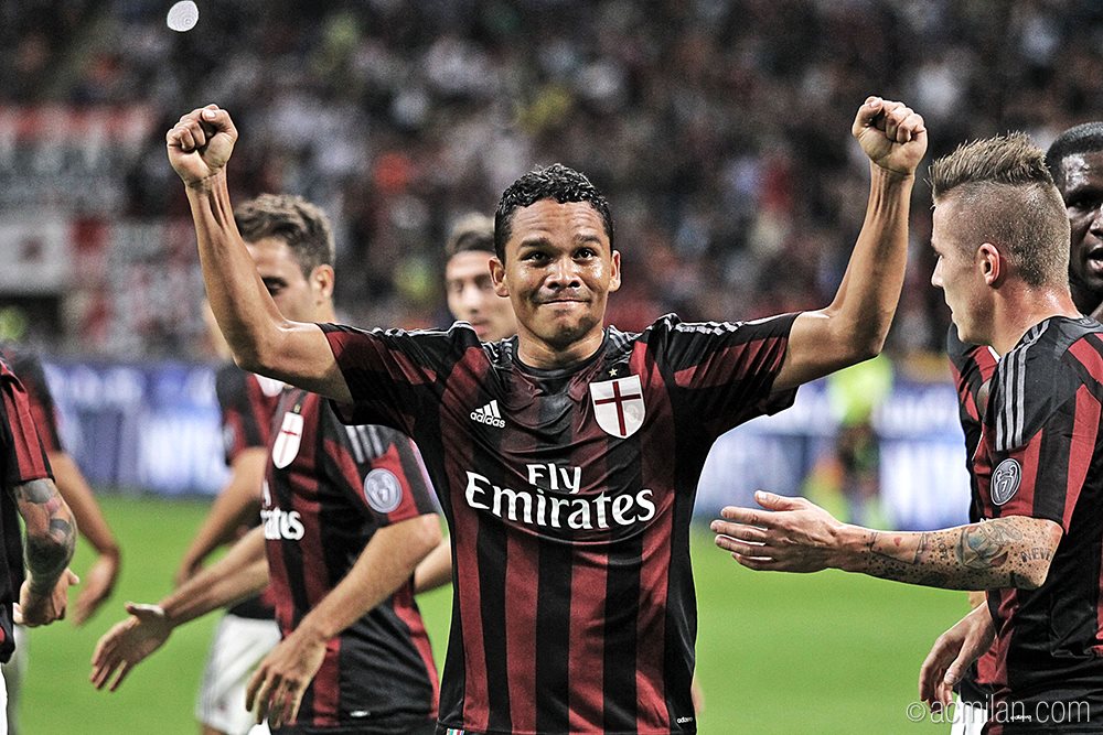 Bacca celebrates the crucial goal against Palermo in round 4. | Image: acmilan.com