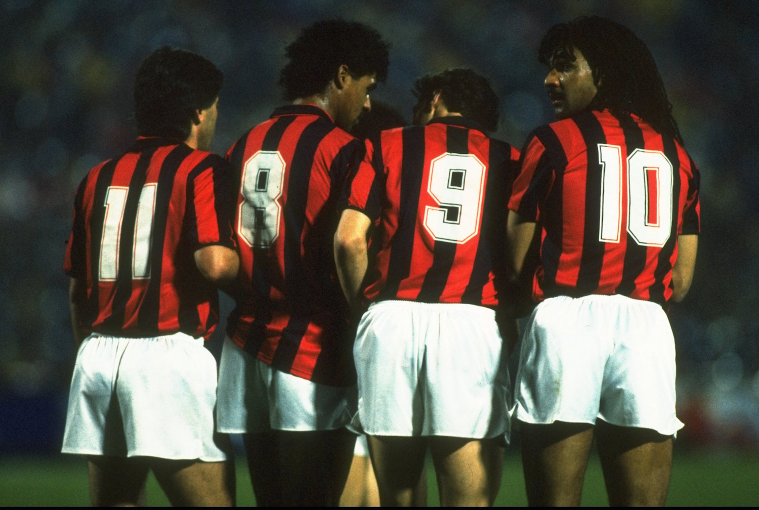 Ancelotti, Rijkaard, van Basten and Gullet line up in a game against Real Madrid. | Simon Bruty/Allsport