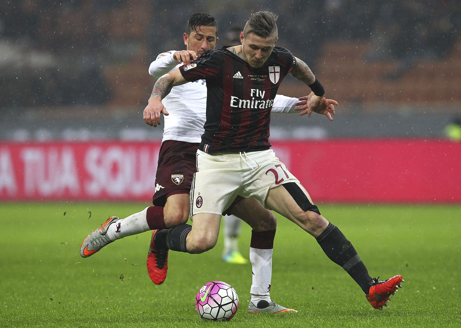 Kucka is pressured by Vives. | Marco Luzzani/Getty Images