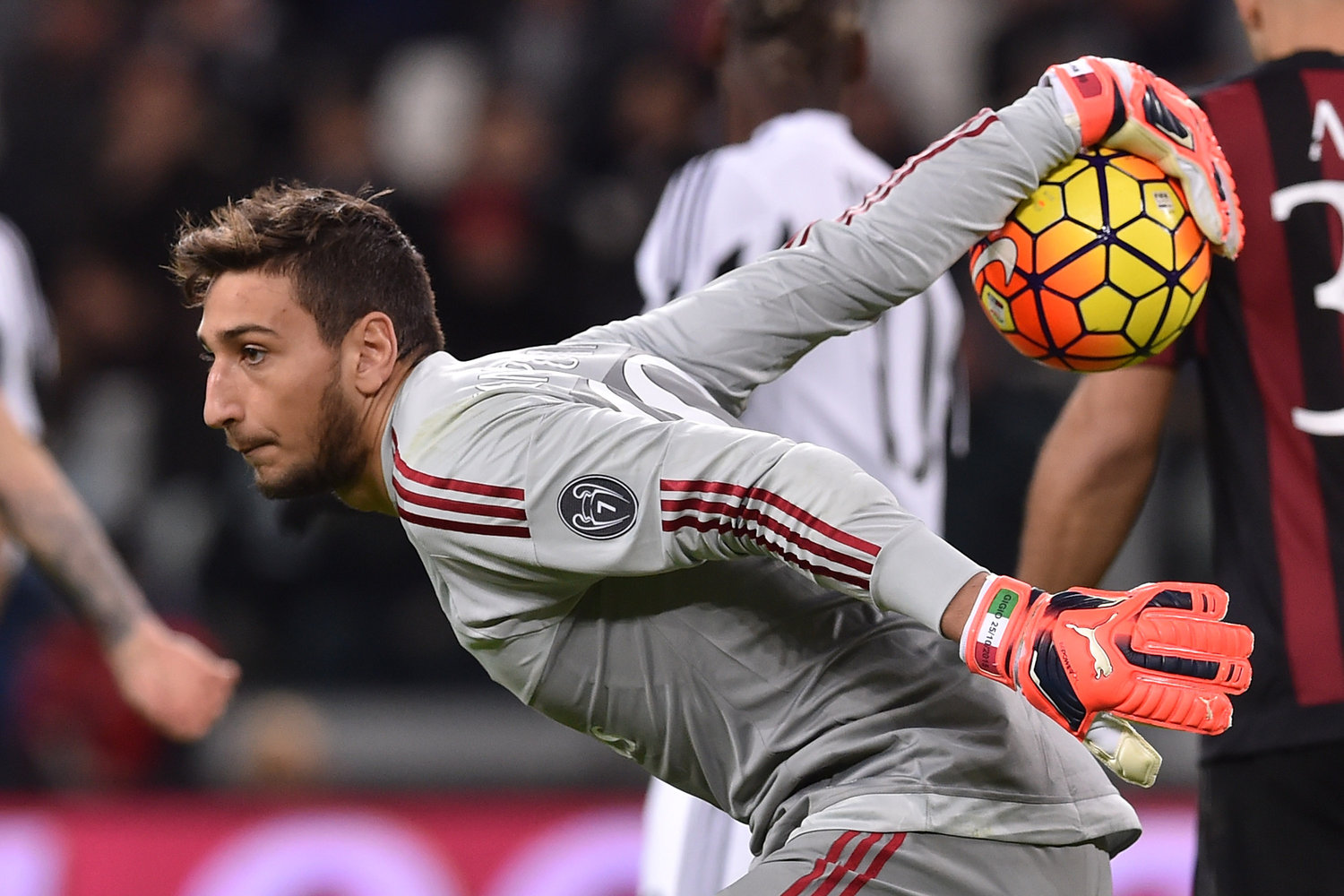Gigio unsellable for Milan | Valerio Pennicino/Getty Images