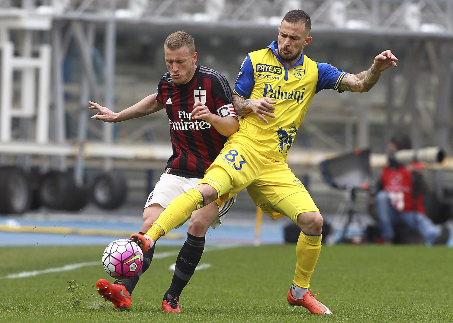 Abate competes with Floro Flores. | Marco Luzzani/Getty Images