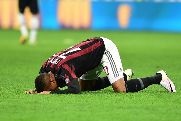 AC Milan's midfielder from Ghana Kevin Prince Boateng reacts during the Italian Serie A football match AC Milan' vs Juventus  at "San Siro" Stadium in Milan on April 9, 2016. / AFP / GIUSEPPE CACACE        (Photo credit should read GIUSEPPE CACACE/AFP/Getty Images)