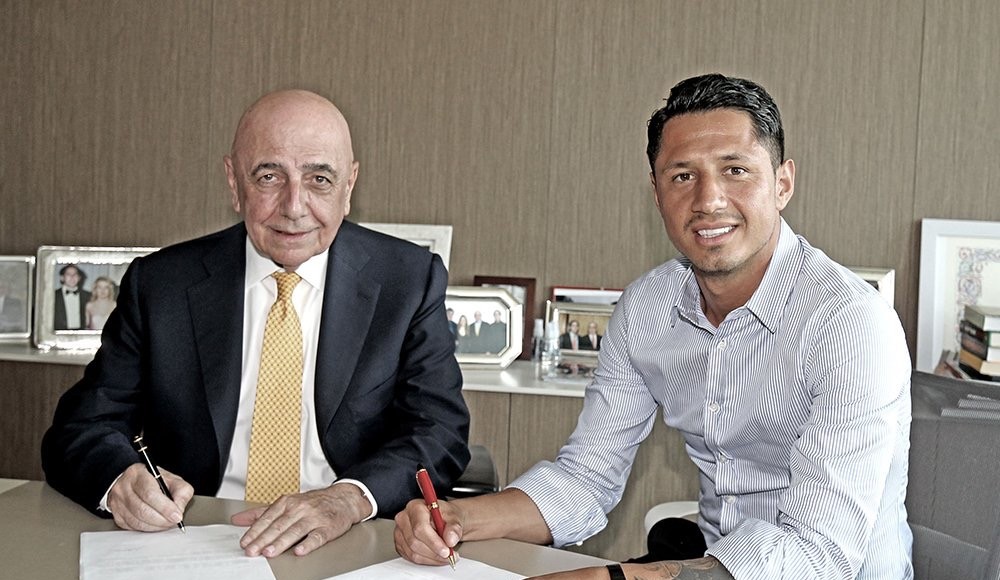 Official: Gianluca Lapadula joins AC Milan on a five-year deal