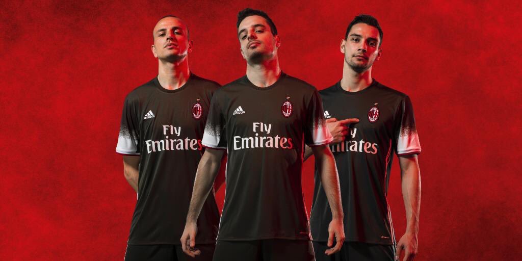 Official: reveal AC Milan kit for 2016/17