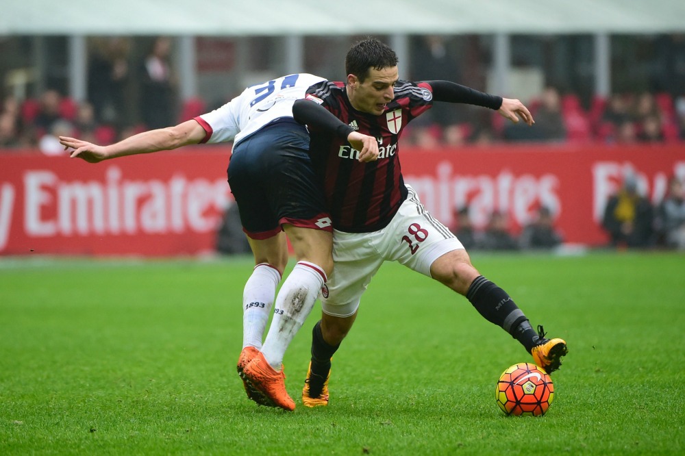 Giacomo shrugs off Genoa player enroute to a goal