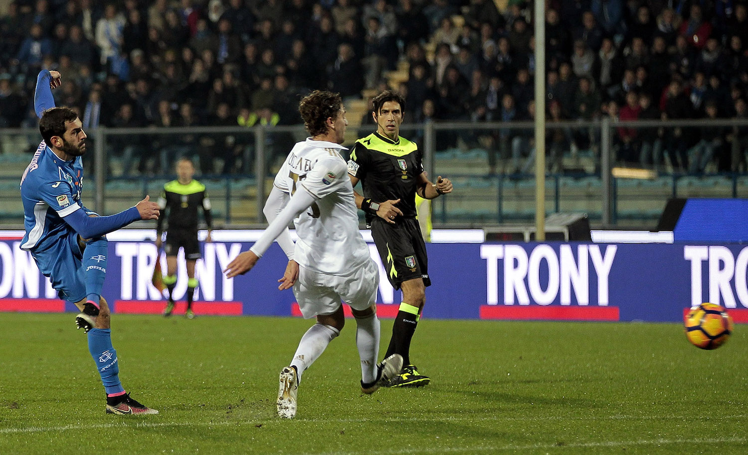 Gianluca Lapadula drives AC Milan into second place in Serie A