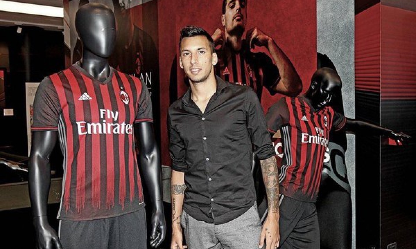 Vangioni set for early Milan departure? | Image: acmilan.com