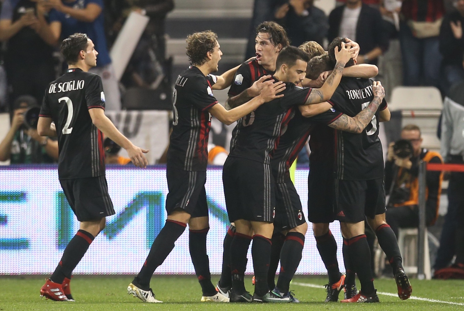 AC Milan v Juventus FC - 2016 Italian Super Cup