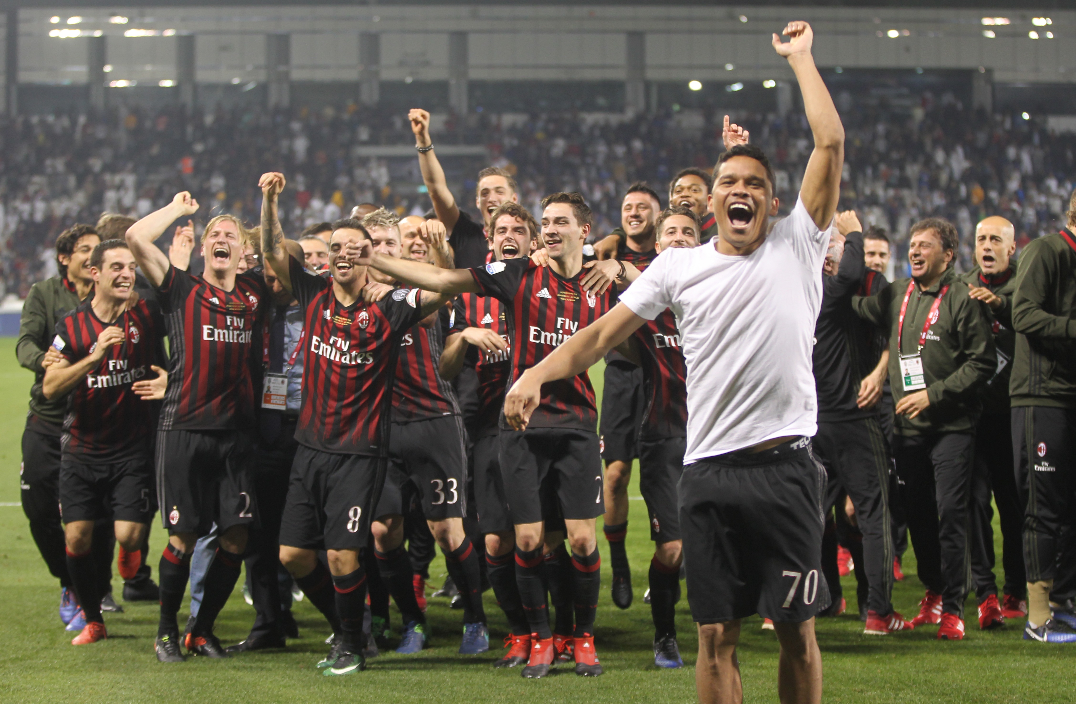 Choro Futebolístico - Comparação de títulos entre Milan e Juventus. 🏆  Mandem sugestões de comparações nos comentários ⤵️ (Amanhã postaremos entre  Boca Jr vs River Plate)