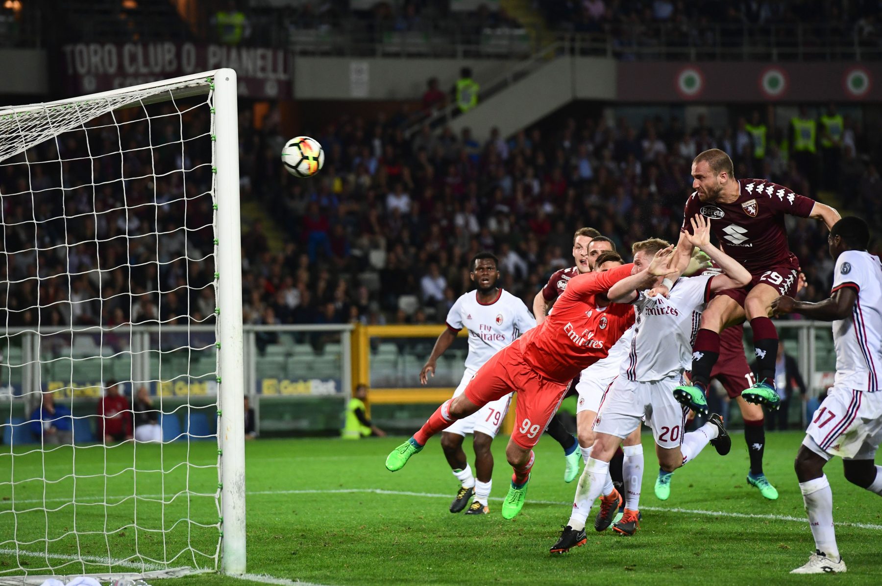 stadium in Milan on October 1, 2017. / AFP PHOTO / MIGUEL MEDINA (Photo credit should read MIGUEL MEDINA/AFP/Getty Images)