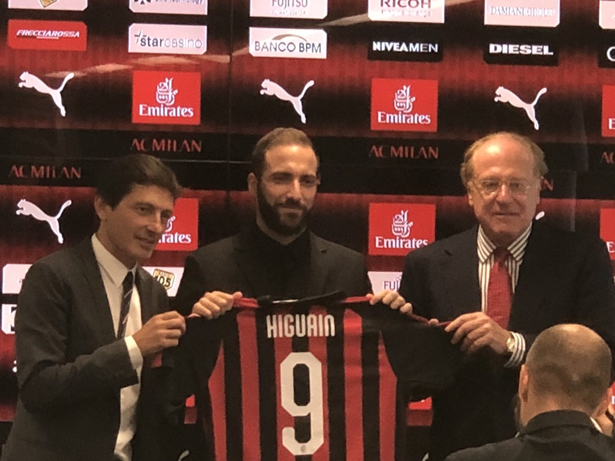 Higuain Milan