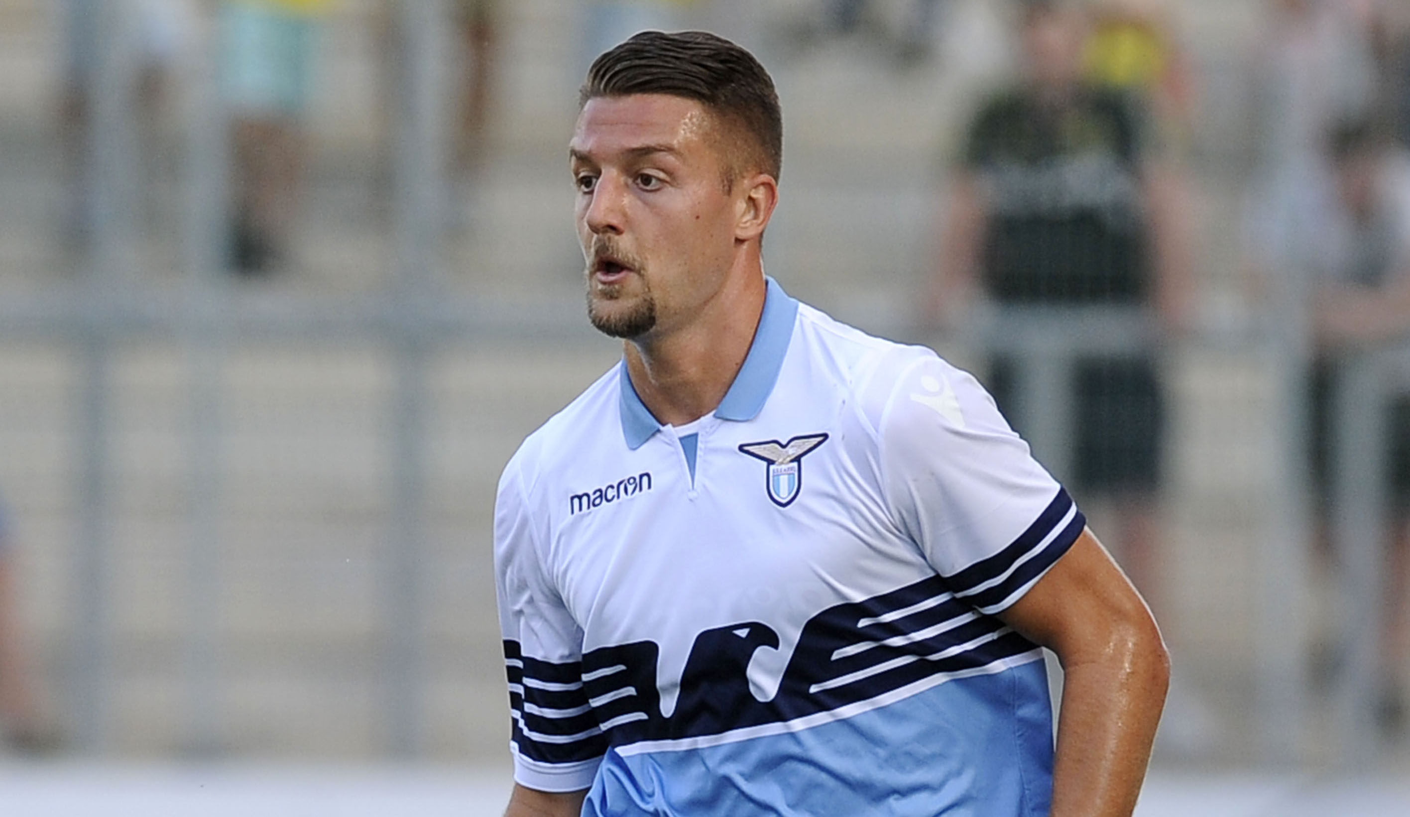 ESSEN, GERMANY - AUGUST 12: Sergej Milinkovic Savic of SS Lazio in action of Borussia Dortmund during the Borussia Dortmund v Lazio - Pre-Season Friendly at the Essen Stadium on August 12, 2018 in Essen, Germany. (Photo by Marco Rosi/Getty Images)