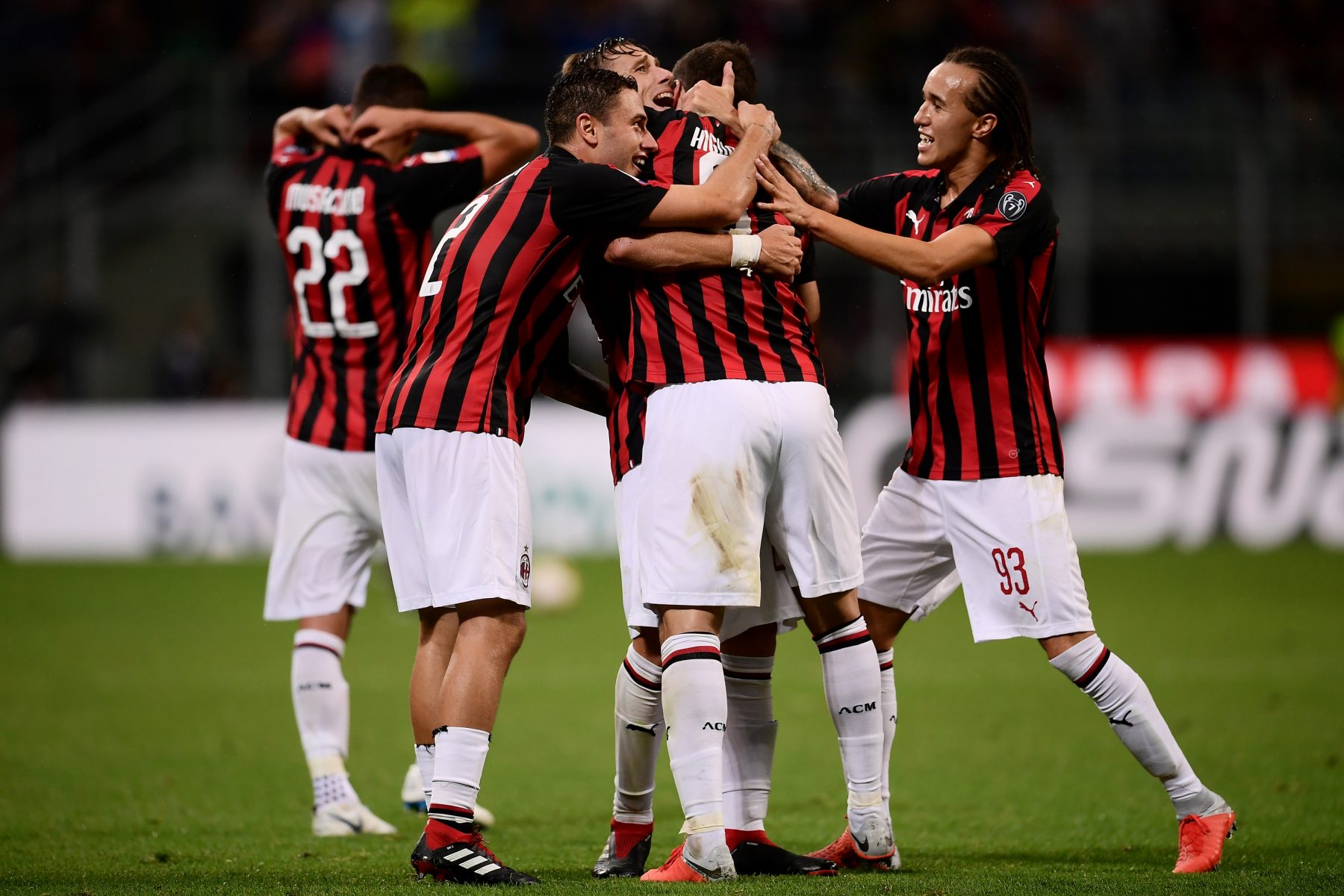 Ac milan. Милан Ле. Милан 4836 фото.