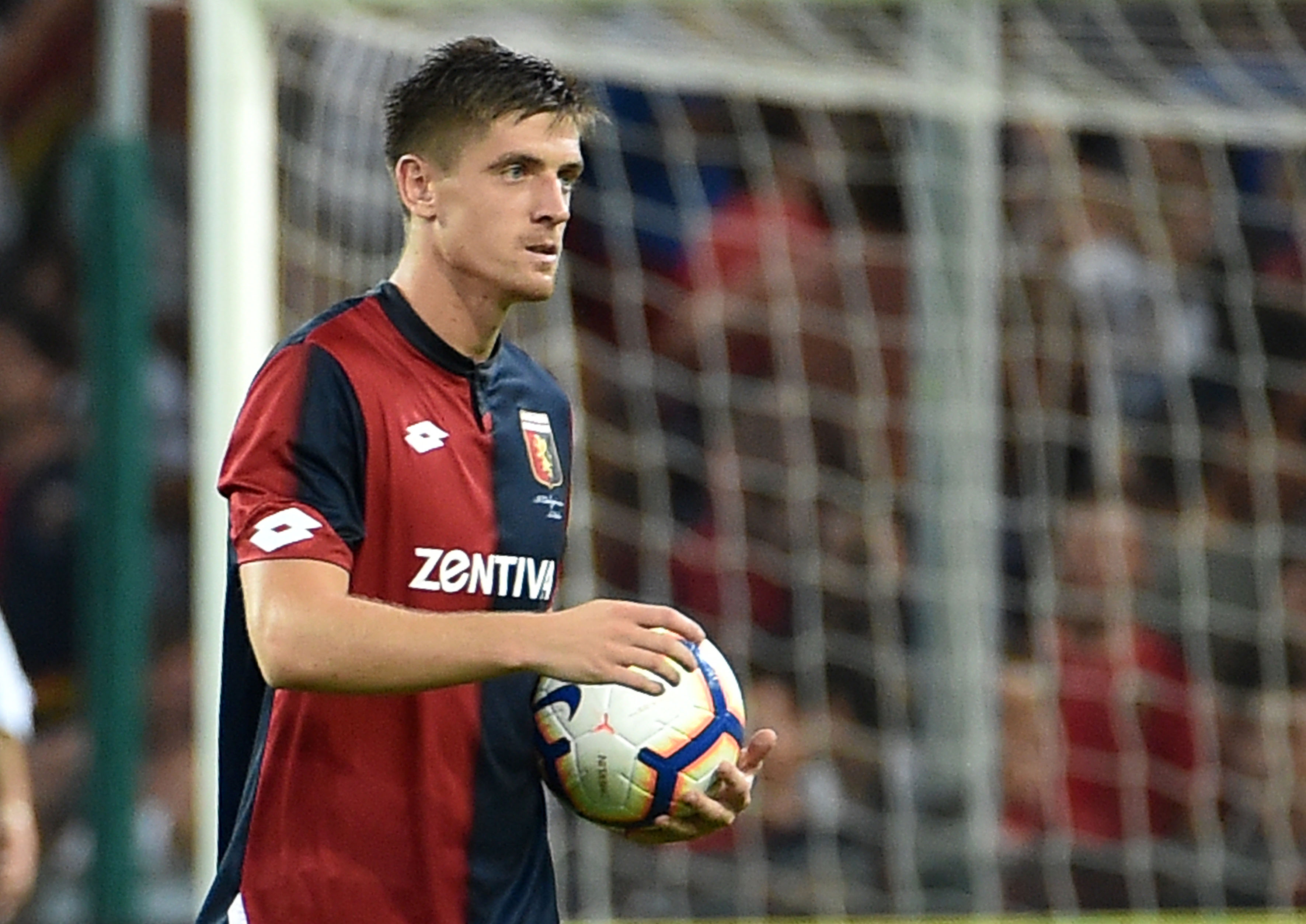 GENOA, GE - AUGUST 11: Krzysztof Piatek with the Ball of the Match at the and of Coppa Italia match between Genoa CFC and Lecce at Stadio Luigi Ferraris on August 11, 2018 in Genoa, Italy. (Photo by Paolo Rattini/Getty Images)