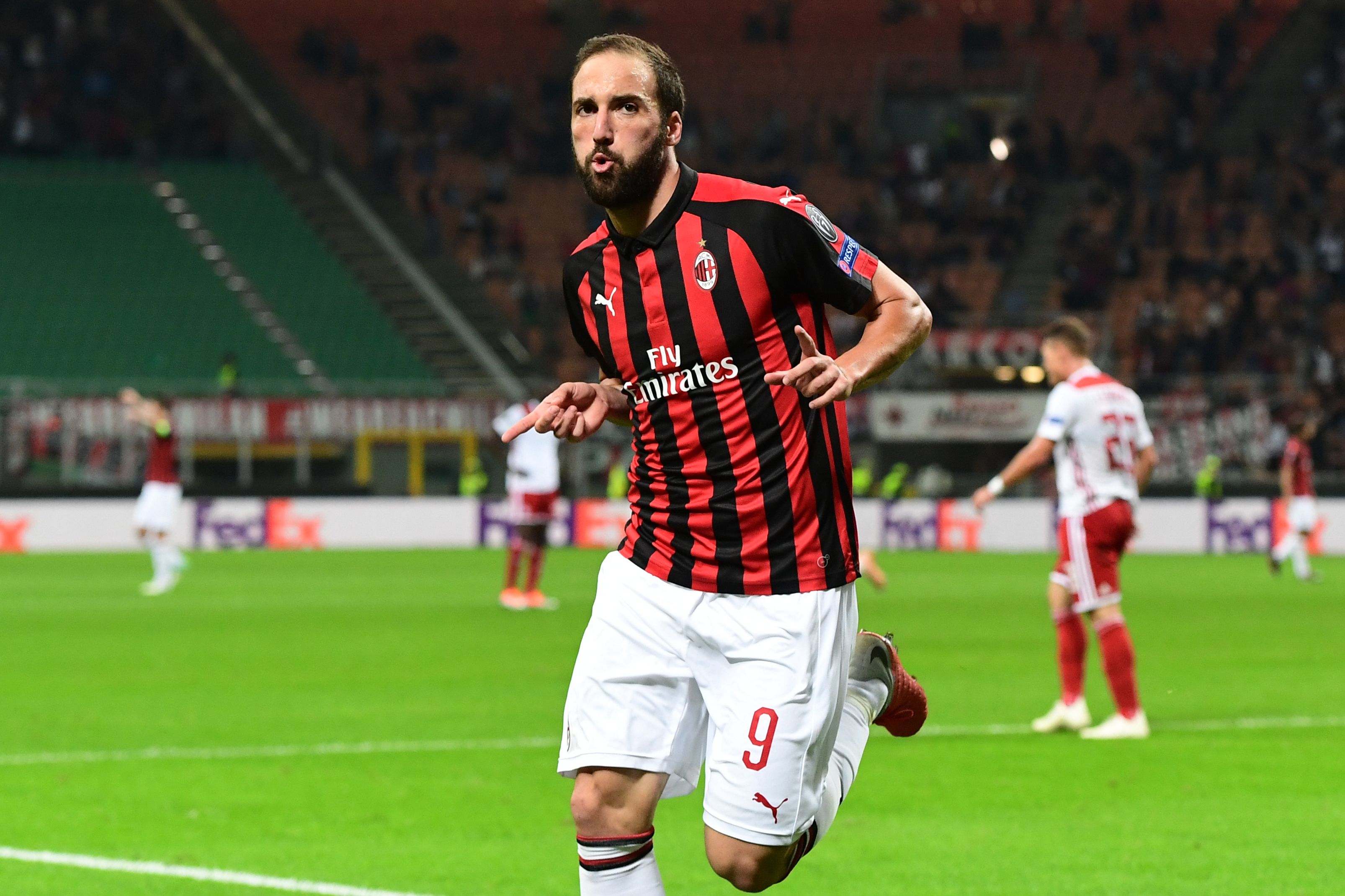 Higuain Milan 