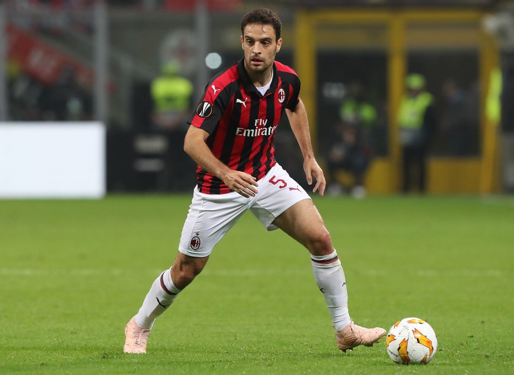 MILAN, ITALY - OCTOBER 25: Giacomo Bonaventura of AC Milan in action during the UEFA Europa League Group F match between AC Milan and Real Betis at Stadio Giuseppe Meazza on October 25, 2018 in Milan, Italy. (Photo by Marco Luzzani/Getty Images)