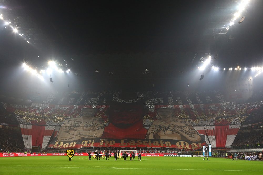 MILAN, ITALY - NOVEMBER 11: The AC Milan fans show their support before the Serie A match between AC Milan and Juventus at Stadio Giuseppe Meazza on November 11, 2018 in Milan, Italy. (Photo by Marco Luzzani/Getty Images)