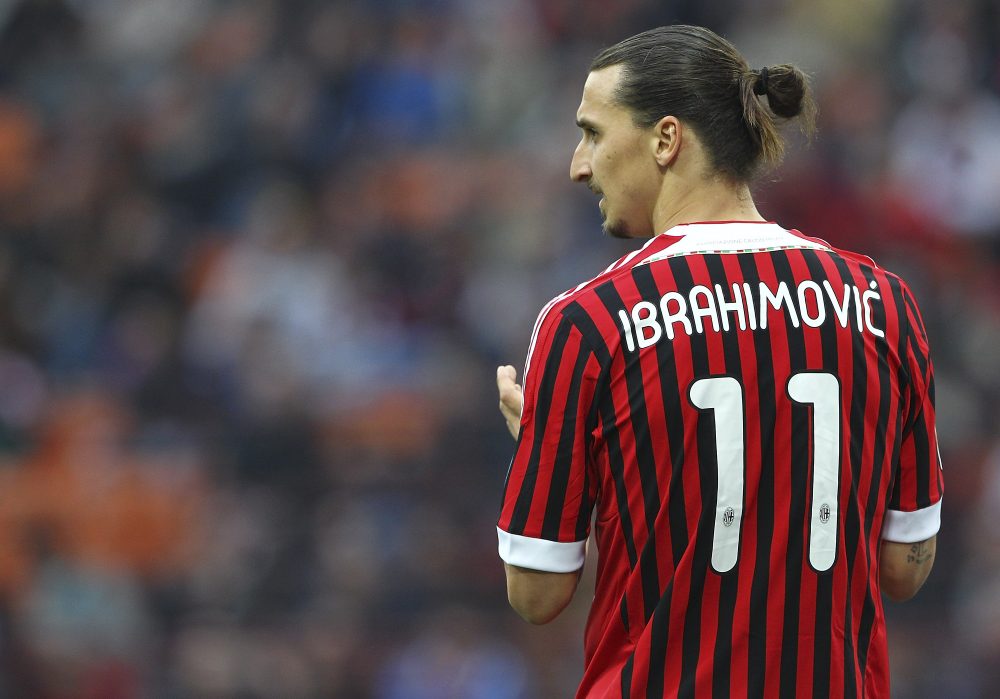 MILAN, ITALY - APRIL 25: Zlatan Ibrahimovic of AC Milan looks on during the Serie A match between AC Milan and Genoa CFC at Stadio Giuseppe Meazza on April 25, 2012 in Milan, Italy. (Photo by Marco Luzzani/Getty Images)