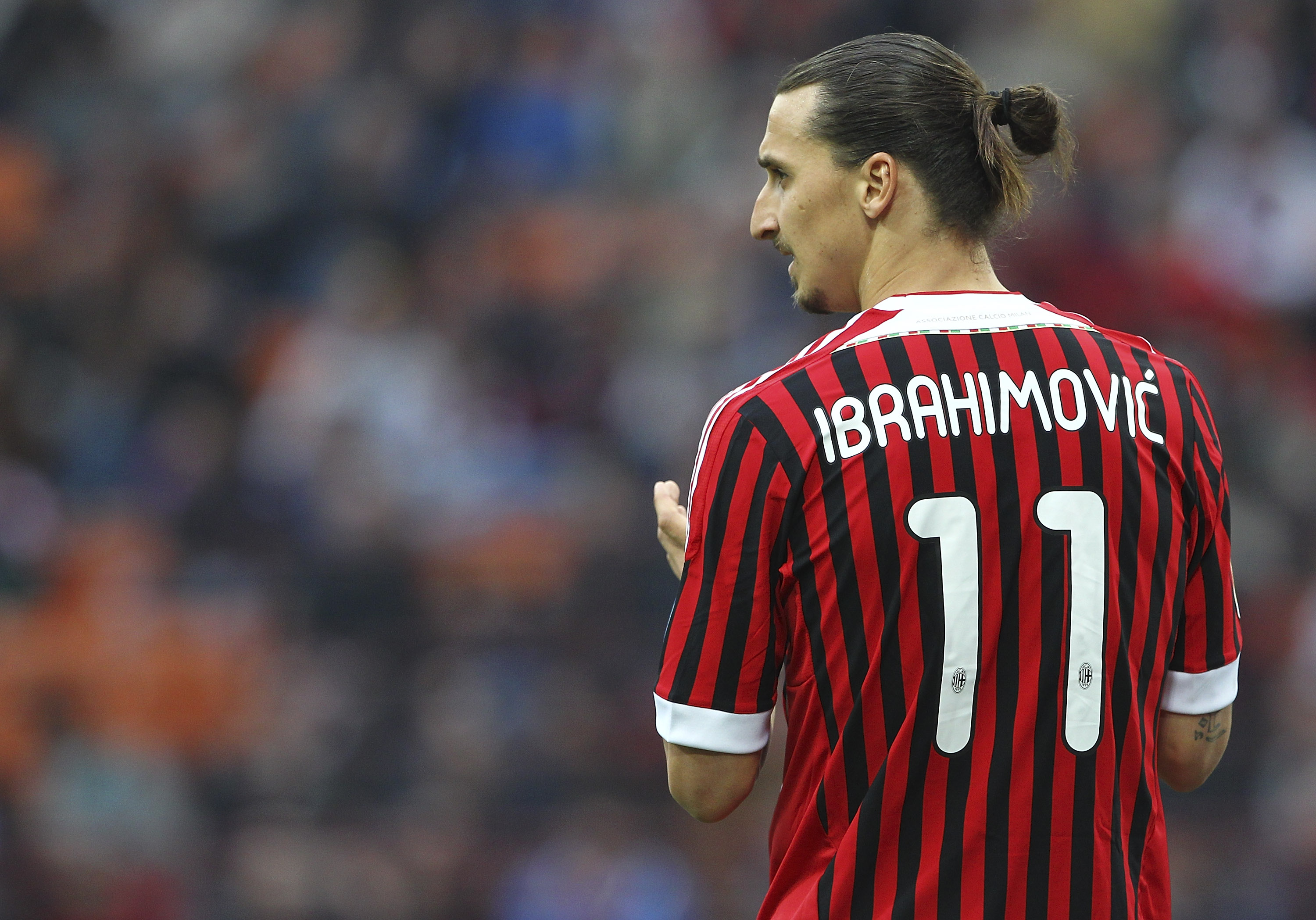 MILAN, ITALY - APRIL 25: Zlatan Ibrahimovic of AC Milan looks on during the Serie A match between AC Milan and Genoa CFC at Stadio Giuseppe Meazza on April 25, 2012 in Milan, Italy. (Photo by Marco Luzzani/Getty Images)