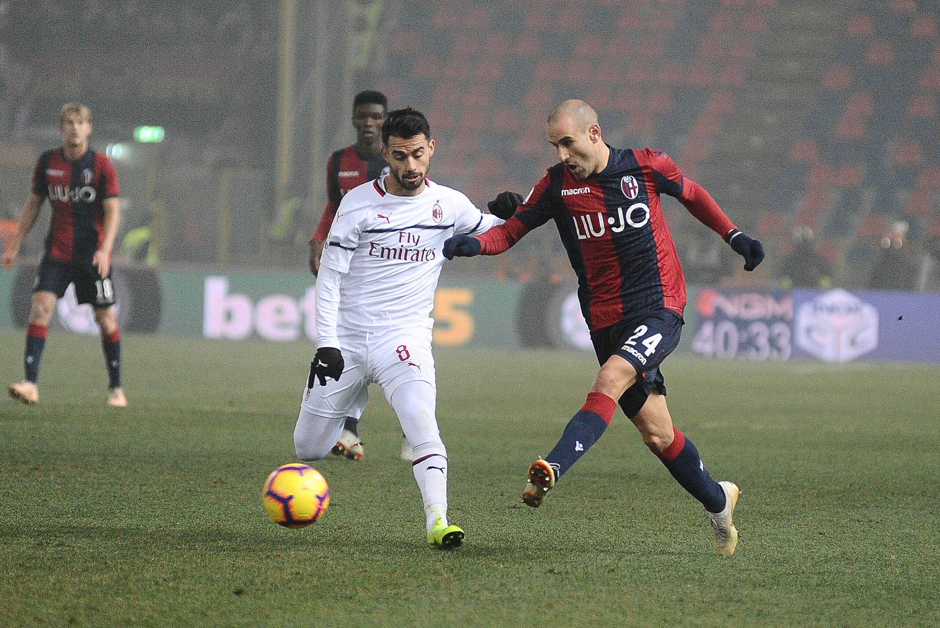 BOLOGNA, ITALY - DECEMBER 18: Rodrigo Palacio of Bologna FC in action during the Serie A match between Bologna FC and AC Milan at Stadio Renato Dall'Ara on December 18, 2018 in Bologna, Italy. (Photo by Mario Carlini / Iguana Press/Getty Images)