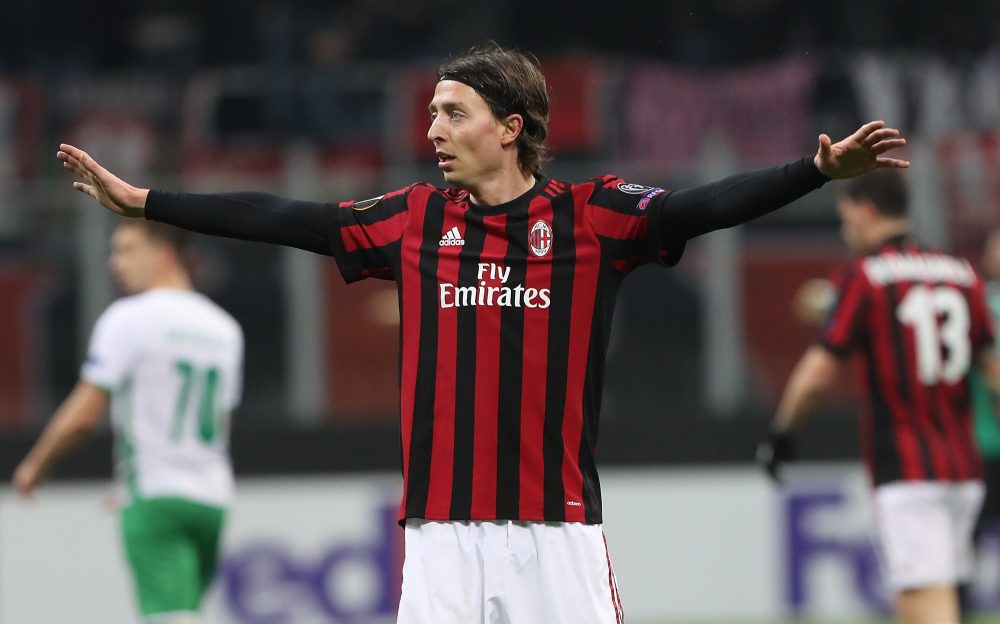 MILAN, ITALY - FEBRUARY 22: Riccardo Montolivo of AC Milan gestures during UEFA Europa League Round of 32 match between AC Milan and Ludogorets Razgrad at the San Siro on February 22, 2018 in Milan, Italy. (Photo by Marco Luzzani/Getty Images)