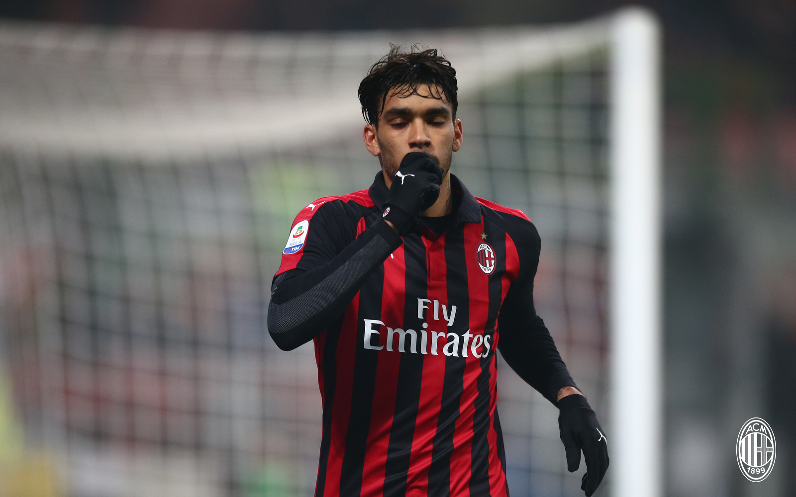 Ricardo Kaka of AC Milan celebrates his goal with his team-mate