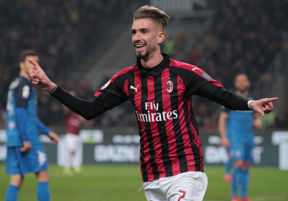 MILAN, ITALY - FEBRUARY 22: Samuel Castillejo of AC Milan celebrates his goal during the Serie A match between AC Milan and Empoli at Stadio Giuseppe Meazza on February 22, 2019 in Milan, Italy. (Photo by Emilio Andreoli/Getty Images)