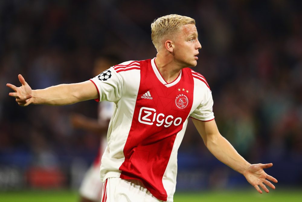 AMSTERDAM, NETHERLANDS - SEPTEMBER 19: Donny van de Beek of Ajax in action during the Group E match of the UEFA Champions League between Ajax and AEK Athens at Johan Cruyff Arena on September 19, 2018 in Amsterdam, Netherlands. (Photo by Dean Mouhtaropoulos/Getty Images)