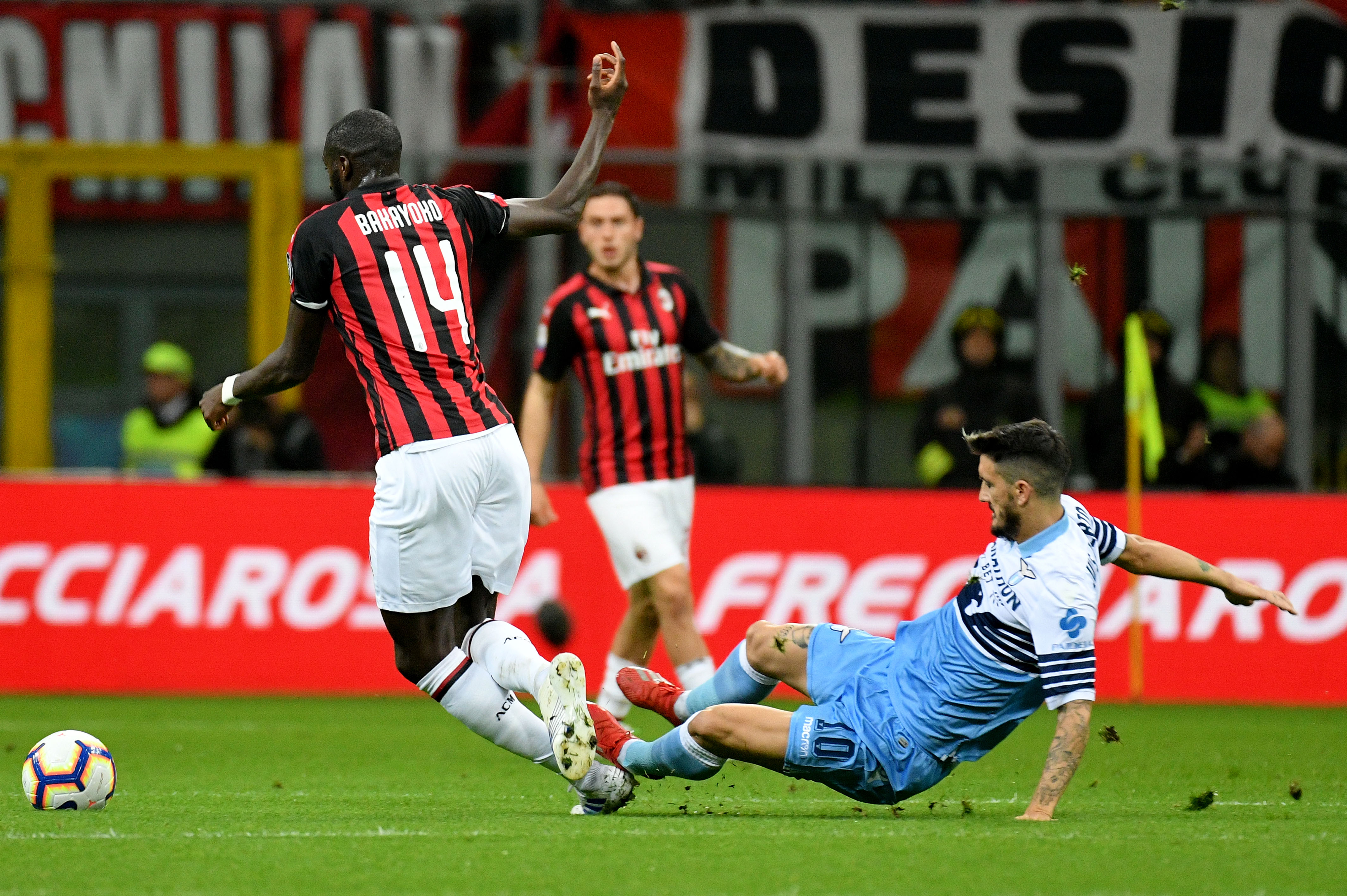 MILAN, ITALY - APRIL 24:  Ti?mou? Bakayoko of AC Milan compete for the ball with Luis Alberto of SS Lazio during the TIM Cup match between AC Milan and SS Lazio at Stadio Giuseppe Meazza on April 24, 2019 in Milan, Italy.  (Photo by Marco Rosi/Getty Images)