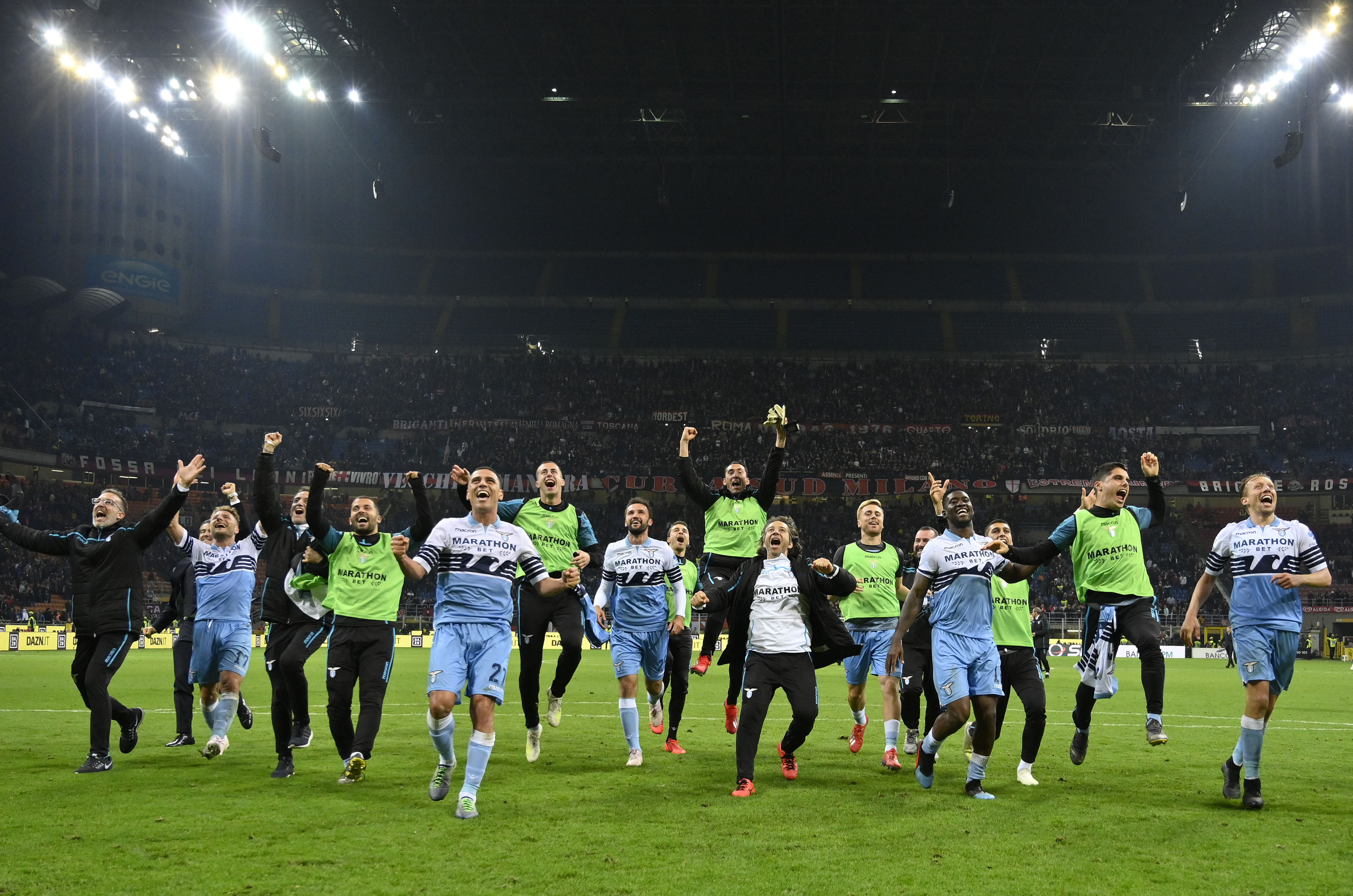 MILAN, ITALY - APRIL 24: SS Lazio player celebrates their victory after the TIM Cup match between AC Milan and SS Lazio at Stadio Giuseppe Meazza on April 24, 2019 in Milan, Italy. (Photo by Marco Rosi/Getty Images)