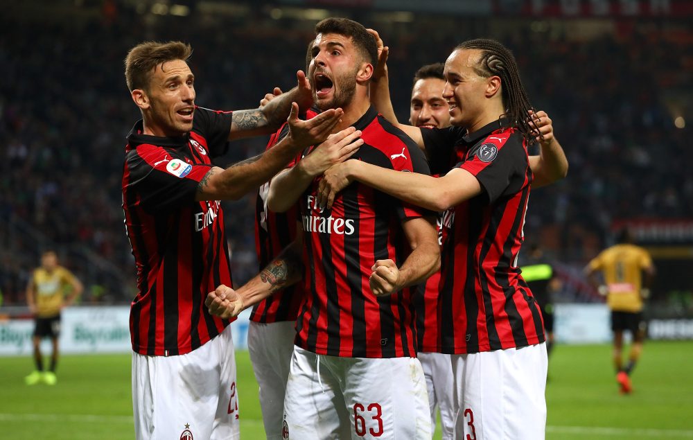 MILAN, ITALY - APRIL 02: Patrick Cutrone (C) of AC Milan celebrates his team-mates goal during the Serie A match between AC Milan and Udinese at Stadio Giuseppe Meazza on April 2, 2019 in Milan, Italy. (Photo by Marco Luzzani/Getty Images)