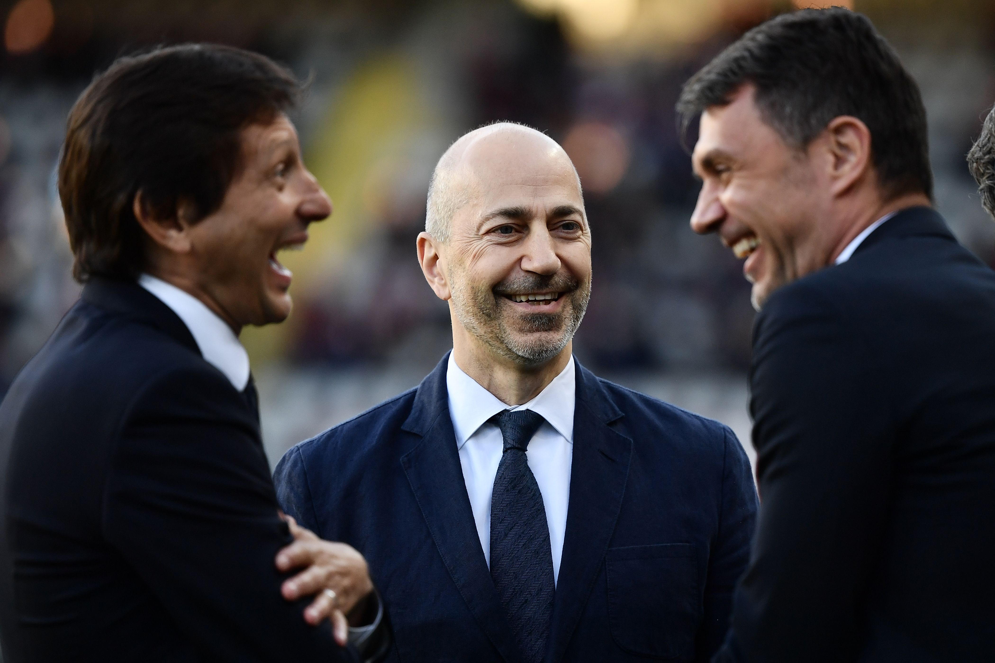 Milan's CEO Ivan Gazidis (C), Milan's Brazilian technical director Leonardo (L) and Milan's Italian technical director Paolo Maldini, talk prior to the Italian Serie A football match between Torino and AC Milan on April 28, 2019 at the Grande Torino stadium in Turin. (Photo by MARCO BERTORELLO / AFP) (Photo credit should read MARCO BERTORELLO/AFP/Getty Images)