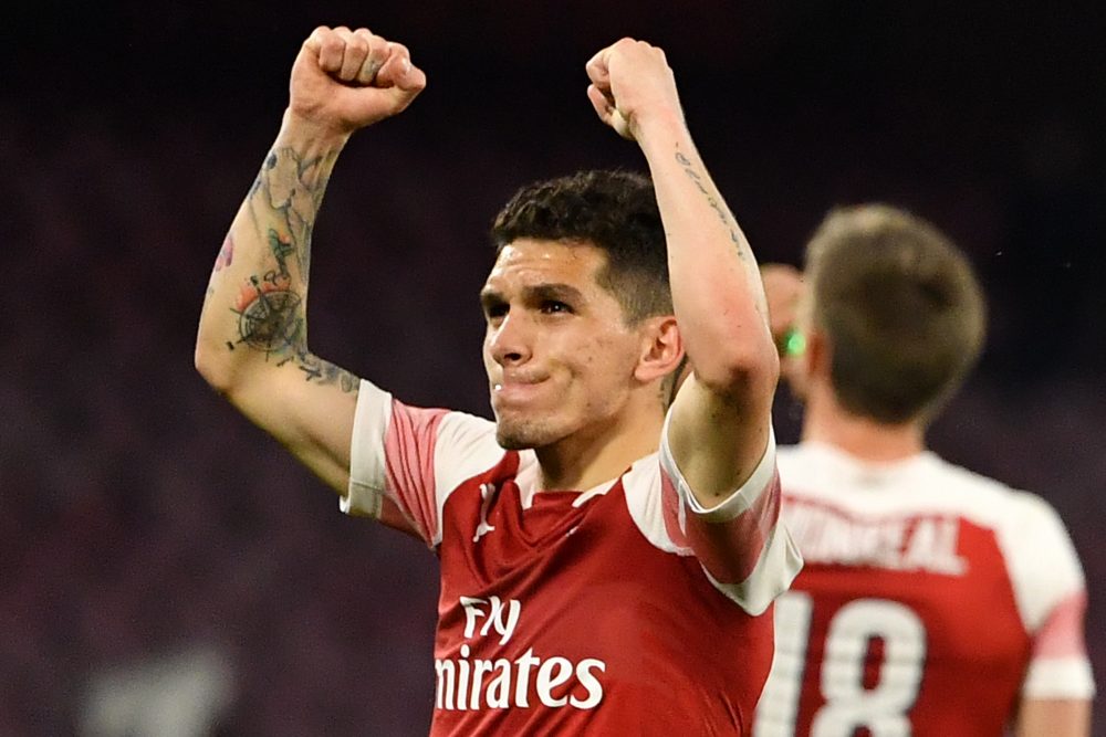 Arsenal's Uruguayan midfielder Lucas Torreira celebrates at the end of the UEFA Europa League quarter-final second leg football match Napoli vs Arsenal on April 18, 2019 at the San Paolo stadium in Naples. (Photo by Andreas SOLARO / AFP) (Photo credit should read ANDREAS SOLARO/AFP/Getty Images)