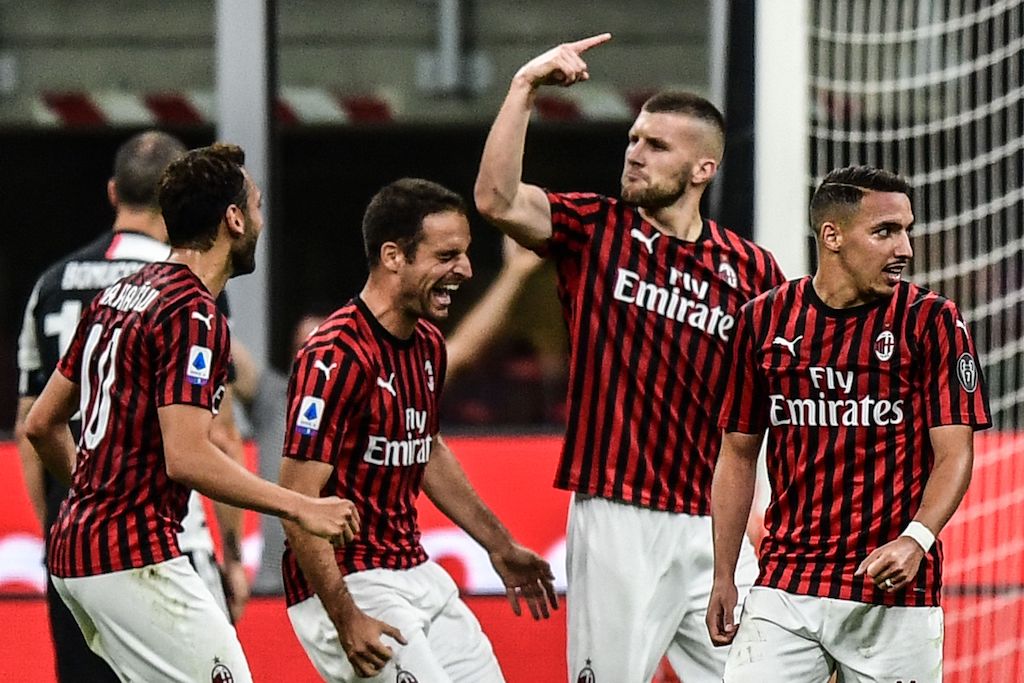 Corsport Probable Milan Line Up Vs Napoli Calhanoglu Back From The Start Ibra In