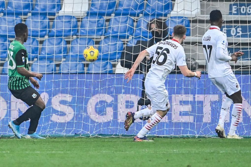AC Milan's Belgian midfielder Alexis Saelemaekers (C) scores the second goal during the Italian Serie A football match Sassuolo vs AC Milan on December 20, 2020 at the Mapei stadium in Sassuolo. (Photo by Alberto PIZZOLI / AFP) (Photo by ALBERTO PIZZOLI/AFP via Getty Images)
