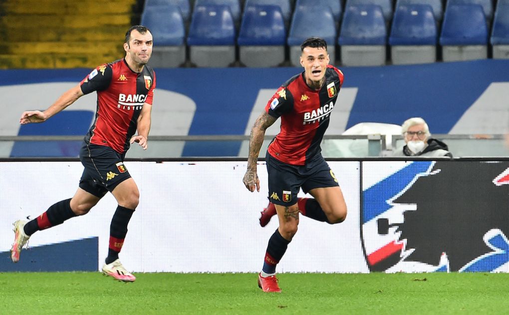 GENOA, ITALY - NOVEMBER 1: Gianluca Scamacca of Genoa CFC celebrates after scoring during the Serie A match between UC Sampdoria and Genoa CFC at Stadio Luigi Ferraris on November 1, 2020 in Genoa, Italy. (Photo by Paolo Rattini/Getty Images)