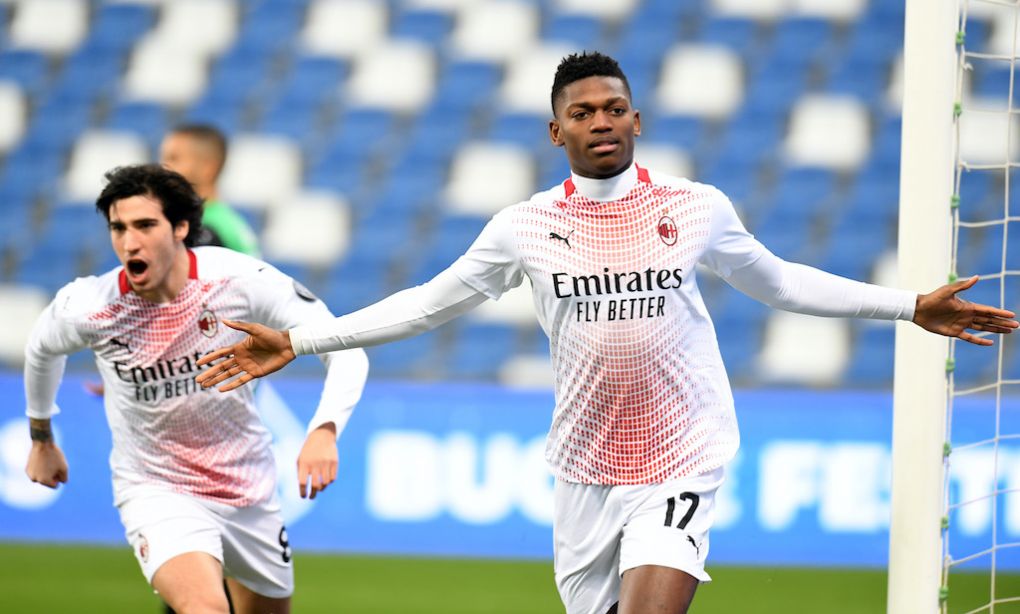 REGGIO NELL'EMILIA, ITALY - DECEMBER 20: Rafael Leao of AC Milan celebrates after scoring their team's first goal during the Serie A match between US Sassuolo and AC Milan at Mapei Stadium - Città del Tricolore on December 20, 2020 in Reggio nell'Emilia, Italy. Sporting stadiums around Italy remain under strict restrictions due to the Coronavirus Pandemic as Government social distancing laws prohibit fans inside venues resulting in games being played behind closed doors. (Photo by Alessandro Sabattini/Getty Images)