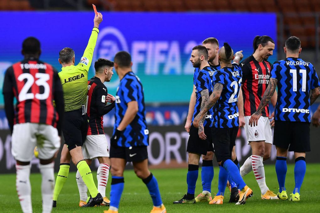 Fuﬂball, Coppa Italia, Inter Mailand - AC Mailand 210126 Zlatan Ibrahimovic of Milan receives a red card during the Coppa Italia match between Inter and Milan on January 26, 2021 in Milan. Photo: Nicolo Campo / Bildbyran fotboll football soccer bbeng italienska cupen inter milan coppa italia depp *** 210126 Zlatan Ibrahimovic of Milan receives a red card during the Coppa Italia match between Inter and Milan on January 26, 2021 in Milan Photo Nicolo Campo Bildbyran fotboll football soccer bbeng Italienenska cupen inter milan coppa italia depp, PUBLICATIONxNOTxINxSWExNORxAUT Copyright: NICOLOxCAMPO BB210126ZE006