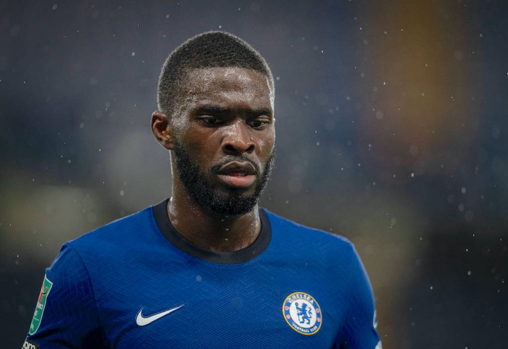 Fikayo Tomori of Chelsea during the Carabao Cup 3rd round match between Chelsea and Barnsley played behind closed doors without supporters due to the government guidelines on during the COVID-19 pandemic at Stamford Bridge, London, England on 23 September 2020. PUBLICATIONxNOTxINxUK Copyright: xAndyxRowlandx PMI-3620-0364