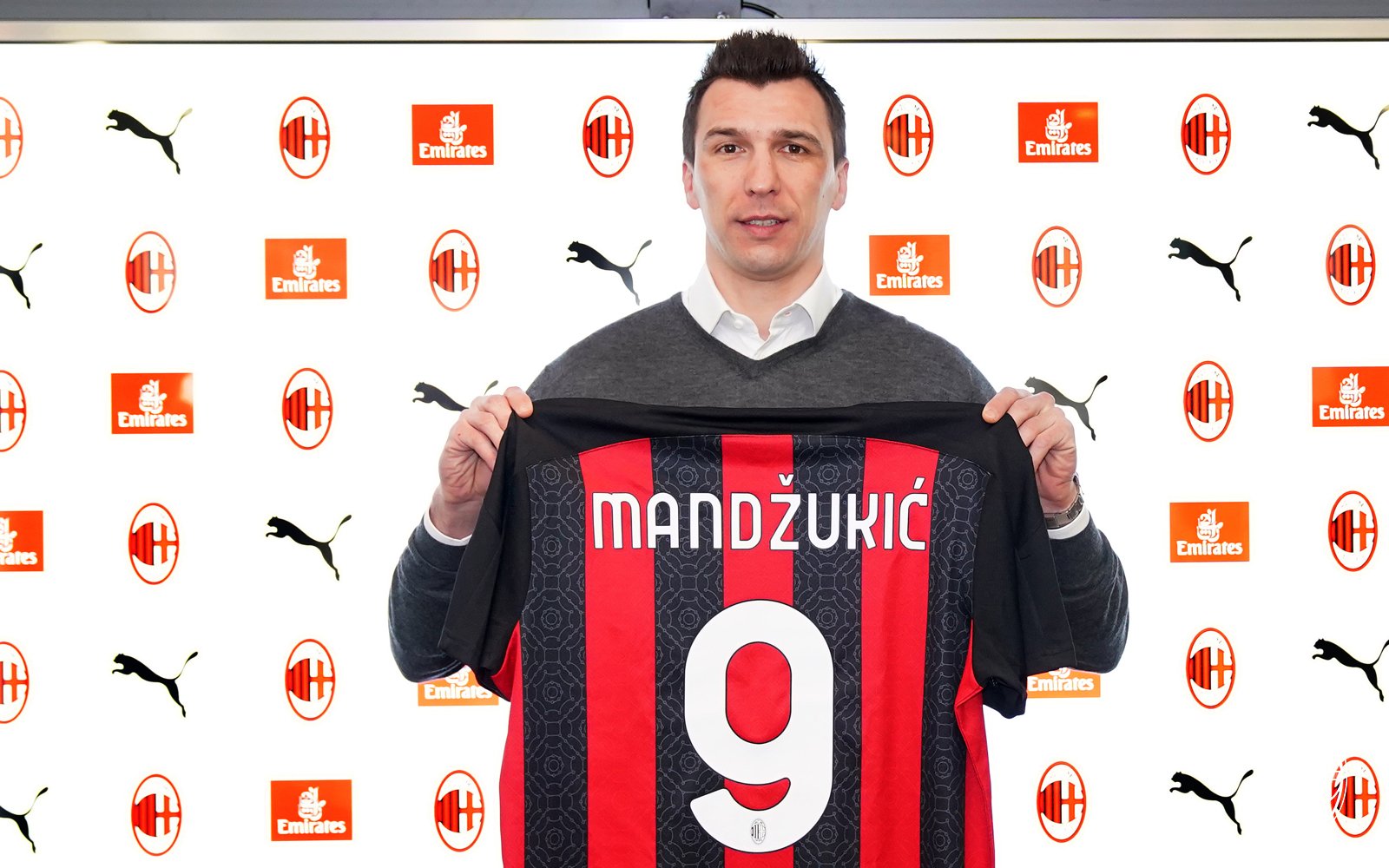 AC Milan Jersey Custom Home MANDŽUKIĆ #9 Soccer Jersey 2021/22