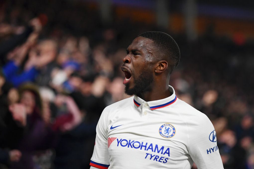 HULL, ENGLAND - JANUARY 25: Fikayo Tomori of Chelsea celebrates after scoring his team's second goal during the FA Cup Fourth Round match between Hull City FC and Chelsea FC at KCOM Stadium on January 25, 2020 in Hull, England. (Photo by Clive Mason/Getty Images)