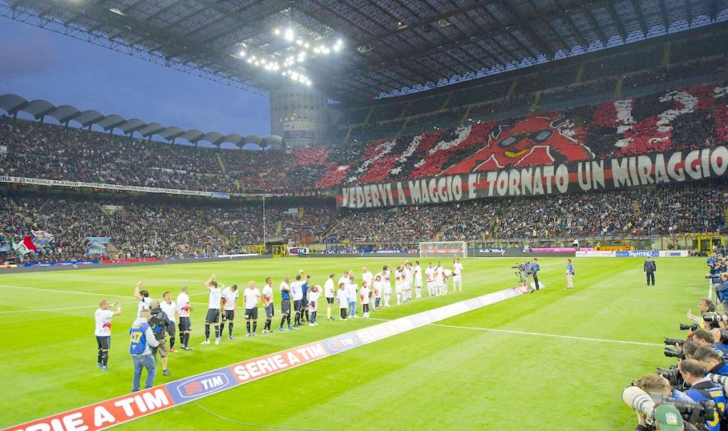 Bildnummer: 10533756 Datum: 06.05.2012 Copyright: imago/AFLOSPORT Two team group line-up, MAY 6, 2012 - Football / Soccer : General view, Italian Serie A match between Inter Milan 4-2 AC Milan at Stadio Giuseppe Meazza in Milan, Italy. PUBLICATIONxINxGERxSUIxAUTxHUNxPOLxRUSxSWExFRAxNEDxESPxONLY (bxlb037961); Fussball ITA Serie A 2011 Mailand Sportst‰tte Totale xsp x1x 2012 quer o0 Plakat, Fanplakat, Fanplakate, Transparent Objekte Image number 10533756 date 06 05 2012 Copyright imago AFLOSPORT Two team Group Line Up May 6 2012 Football Soccer General View Italian Series A Match between Inter Milan 4 2 AC Milan AT Stadio Giuseppe Meazza in Milan Italy PUBLICATIONxINxGERxSUIxAUTxHUNxPOLxRUSxSWExFRAxNEDxESPxONLY Football ITA Series A 2011 Milan venues long shot x1x 2012 horizontal o0 Billboard Fanplakat Fanplakate Transparent Objects