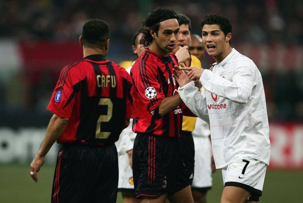 MILAN, ITALY - MARCH 8: Ronaldo of Manchester United exchanges words with Cafu of AC Milan during the UEFA Champions League match between AC Milan and Manchester United on March 8, 2005 at the San Siro Stadium in Milan, Italy. (Photo by Mike Hewitt/Getty Images) *** Local Caption *** Ronaldo; Cafu