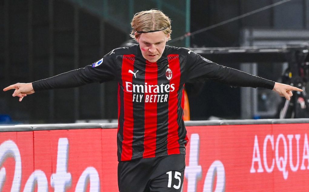 AC Milan's Norwegian forward Jens Petter Hauge celebrates after he scored his team's third goal during the Italian serie A football match Napoli vs AC Milan on November 22, 2020 at the San Paolo stadium in Naples. (Photo by ANDREAS SOLARO / AFP) (Photo by ANDREAS SOLARO/AFP via Getty Images)