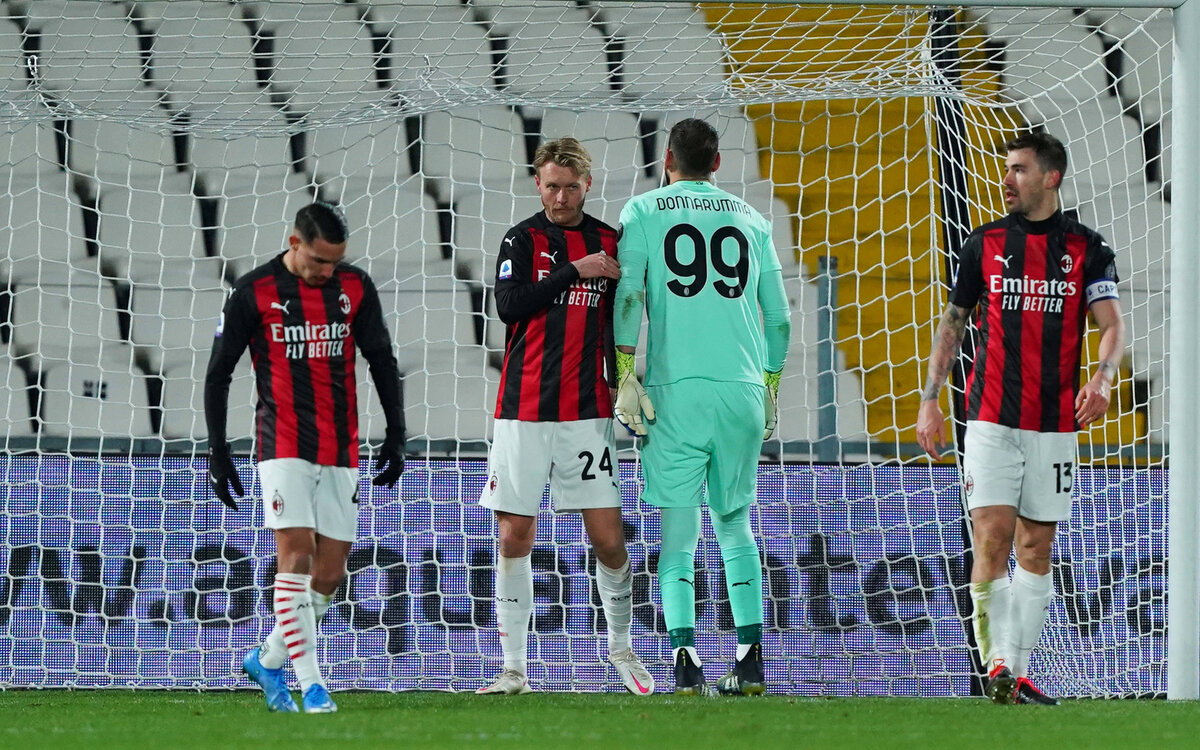 Photo LaPresse - Spada 13 February , 2021 La Spezia Italy Soccer A.C. Milan- Stagione 2020-2021 - Serie A Spezia vs Milan In the pic: Simon Kjaer , Gianluigi Donnarumma PUBLICATIONxINxGERxSUIxAUTxONLY Copyright: xSpada/LaPressex