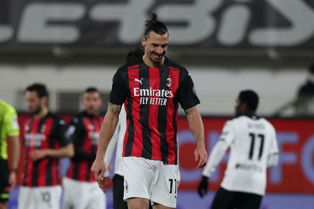 LA SPEZIA, ITALY - FEBRUARY 13: Zlatan Ibrahimovic of AC Milan shows his dejection during the Serie A match between Spezia Calcio and AC Milan at Stadio Alberto Picco on February 13, 2021 in La Spezia, Italy. (Photo by Gabriele Maltinti/Getty Images)