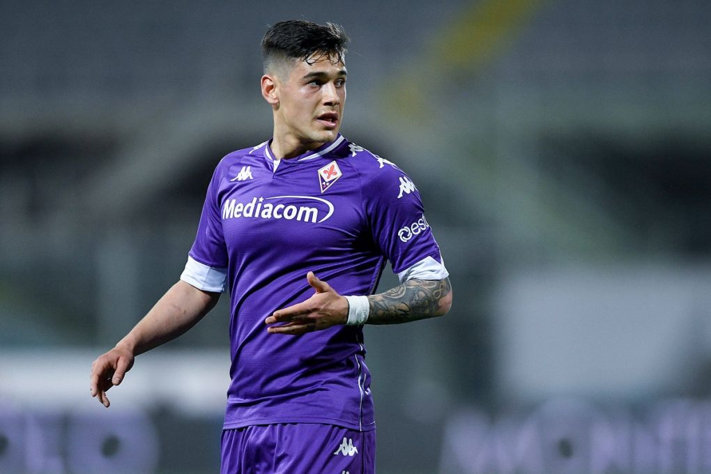 Lucas Martinez Quarta of ACF Fiorentina looks on during the Serie A match between ACF Fiorentina and AS Roma at Stadio Artemio Franchi, Florence, Italy on 3 March 2021. PUBLICATIONxNOTxINxUK Copyright: xGiuseppexMaffiax 28360067