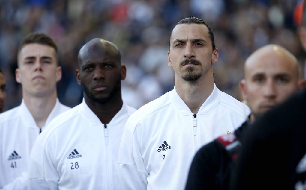April 8, 2018 - Los Angeles, California, U.S - Los Angeles Galaxys forward Zlatan Ibrahimovic (9) of Sweden stands during the National Anthem prior to the 2018 Major League Soccer MLS Fussball Herren USA match between Los Angeles Galaxy and Sporting Kansas City in Carson, California, April 8, 2018. Sporting Kansas City won 2-0. MLS 2018: Los Angeles Galaxy 0-2 Sporting Kansas City - ZUMAc68_ 20180408_zaf_c68_011 Copyright: xRingoxChiux