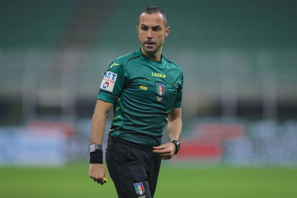 The referee Marco Guida reacts during the Serie A match at Giuseppe Meazza, Milan. Picture date: 8th November 2020. Picture credit should read: Jonathan Moscrop/Sportimage PUBLICATIONxNOTxINxUK SPI-0750-0093