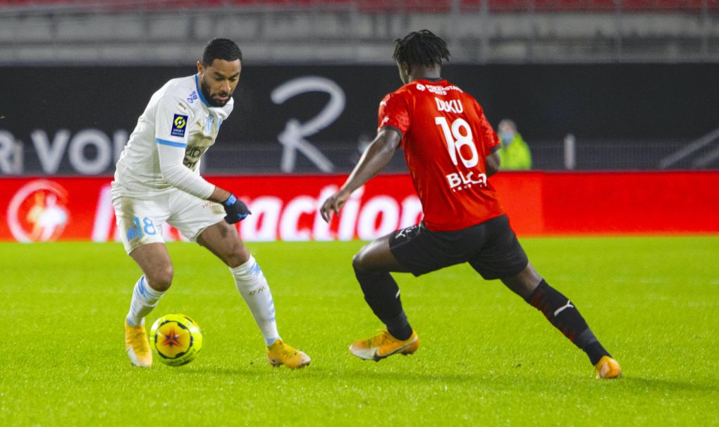 Marseille s Jordan Amavi, fights for the ball with Rennes s JEREMY DOKU during the the French L1 football match Rennes against Marseille at Roazhon Park in Rennes, France - on Decembre 16,2020. PUBLICATIONxNOTxINxFRA Copyright: xJeremiasxGonzalezx